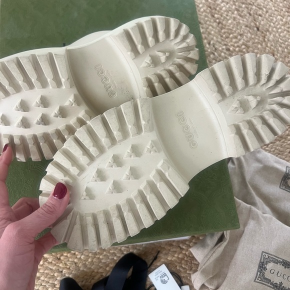 Authentic Cream Clogs - Picture 4 of 7